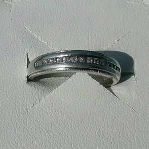 Women's size 7 Real Diamond and Silver Ring Band